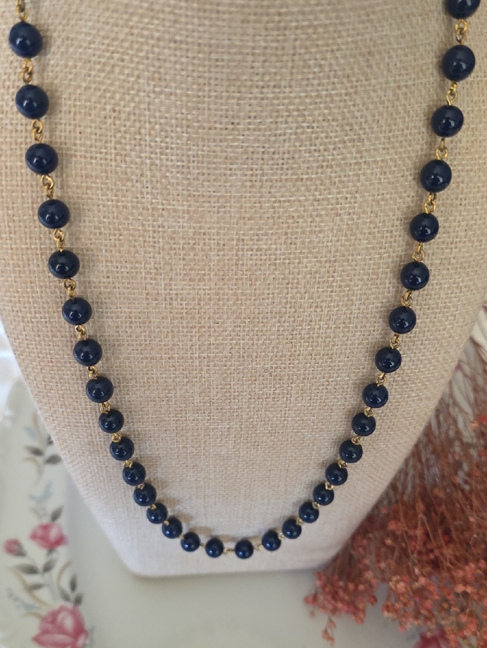 Monet Ceramic-Glass Like Bead Gold tone Linked Neklace - Picture 2 of 7
